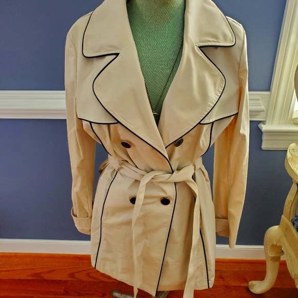 Jackets & Coats Super Cute Rain Jacket Poshmark